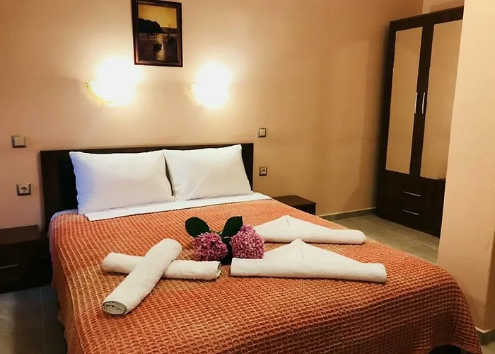 Anna Paradise